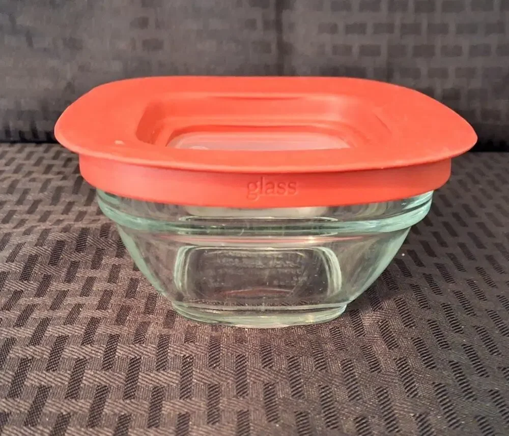 Rubbermaid Glass Container 1 cup/236mL 7N68 With LID